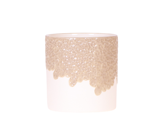 Ziertopf Bloom Sand Ø9cm – Dekotopf in Sandton mit Blütenrelief am Rand – kleiner Übertopf für Zimmerpflanzen, Ableger & Kräuter