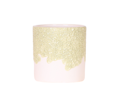 Ziertopf Bloom Green Ø9cm – Dekotopf in sanftem Grün mit Blütenrelief am Rand – kleiner Übertopf für Zimmerpflanzen, Ableger & Kräuter